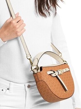 New Michael Kors EMILIA MEDIUM LOGO SHOULDER BAG color Cuoio Multi